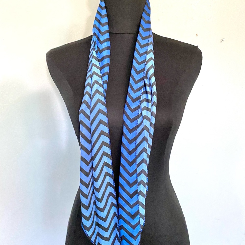 NWOT 4 Zig Zag Blue Teal White Light Blue Scarves - Picture 2 of 5